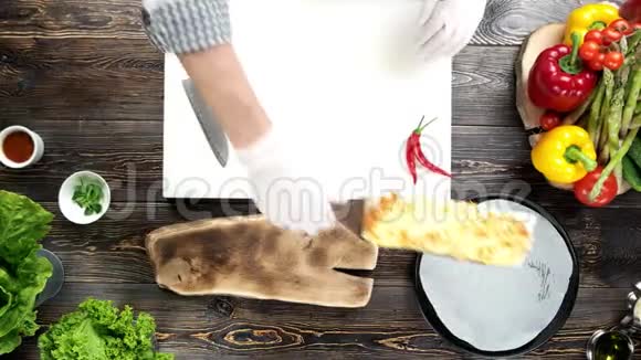 手切玉米煎饼视频的预览图