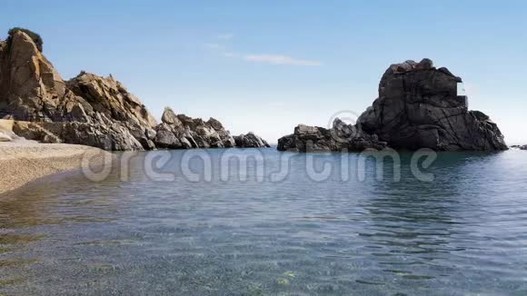 海浪拍打海岸的大海卡拉布里亚意大利视频的预览图