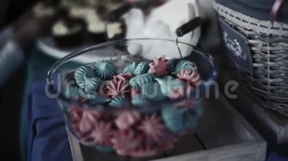 蛋糕糖果煎饼视频的预览图