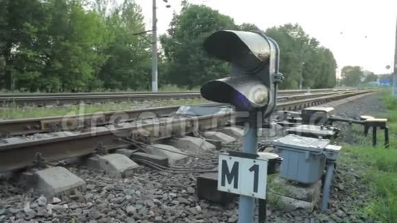 火车的红绿灯视频的预览图