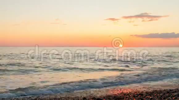 夏季地中海美丽的海上日落视频的预览图