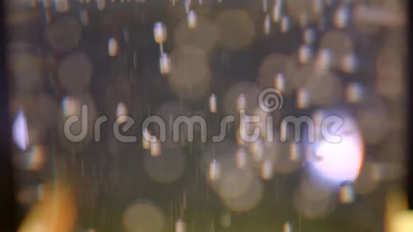 美丽明亮的棕色尘埃气泡和背景的特写镜头视频的预览图