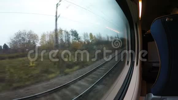 从火车上看到铁轨视频的预览图