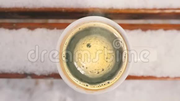 白烟的热咖啡白沫视频的预览图