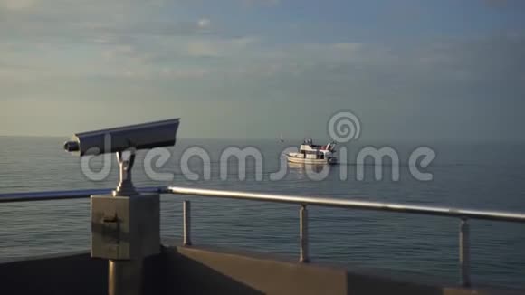 海上或海洋地平线景观美化船和游艇前往黑海视频的预览图