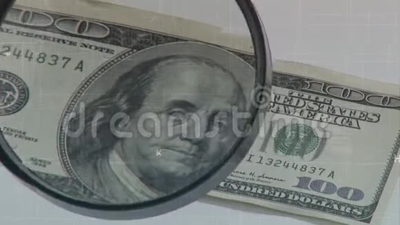 一百美元钞票上的放大镜头视频的预览图