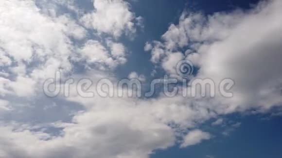 时间流逝蓝天白云天空晴朗天气变化视频的预览图