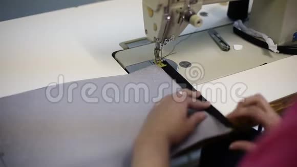 加工缝纫机切缝机视频的预览图
