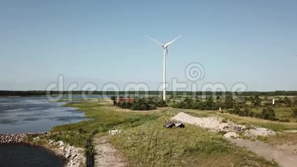 美丽的风车涡轮机爱沙尼亚Virtsu公园空中无人机视频鸟瞰图视频的预览图