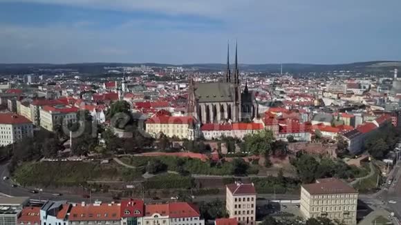 布尔诺老城的空中全景视频的预览图