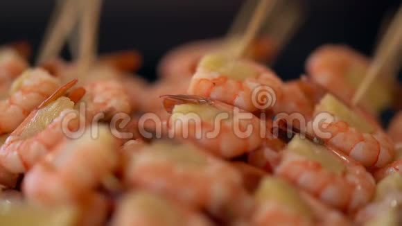 带馅的美食粉虾发酵剂视频的预览图