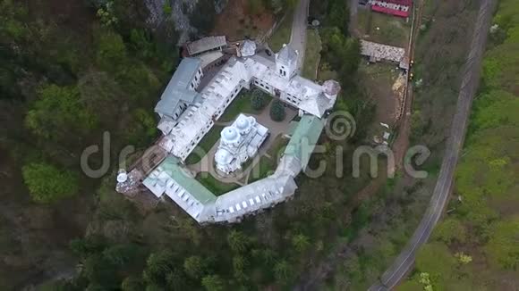 天玛纳修道院的空中景观视频的预览图
