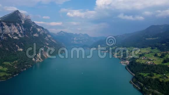瑞士阿尔卑斯山的瓦伦塞湖瑞士的空中景色视频的预览图