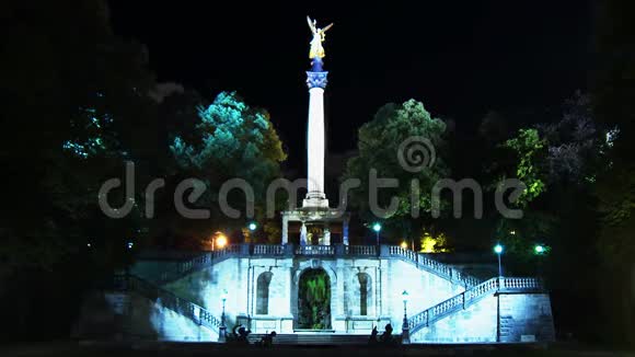 和平天使弗里登森格尔和平天使是慕尼黑郊区德国博根豪森的一座纪念碑视频的预览图
