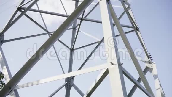 电线电线杆晴空钢铁设计太阳视频的预览图