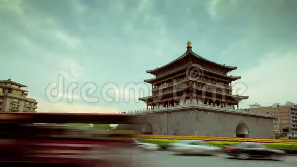 西安中国2013年4月12日西安钟楼的时间间隔视频的预览图