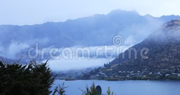 新西兰昆斯敦4K山上的薄雾视频的预览图