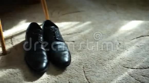 男人鞋子视频的预览图