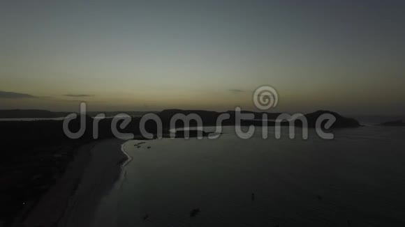 曼德勒卡海滩的无人机镜头视频的预览图