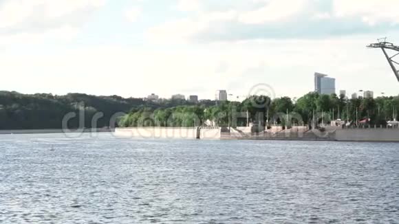 莫斯科河视频的预览图