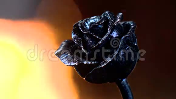 锻造玫瑰花朵使红热象征标志视频的预览图
