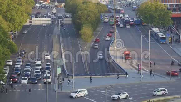 马德里附近的阿塔卡车站堵车加速运动视频的预览图