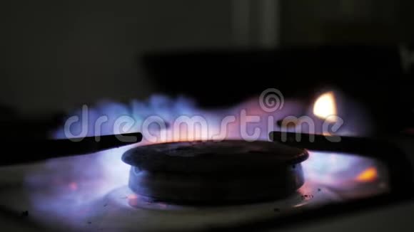 煤气炉自动点火特写视频的预览图
