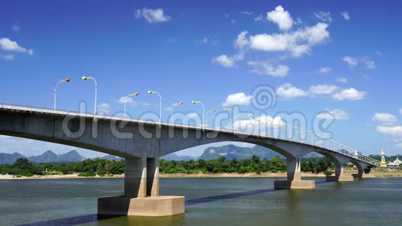 泰国纳孔法诺姆的第三座泰国老挝友谊桥视频的预览图