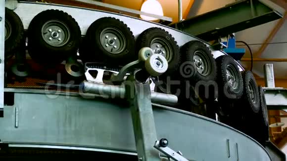 缆车轮滑轮系统视频的预览图