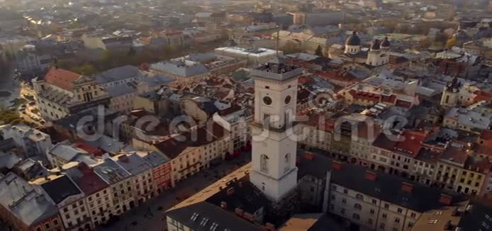 美丽的古镇全景视频的预览图