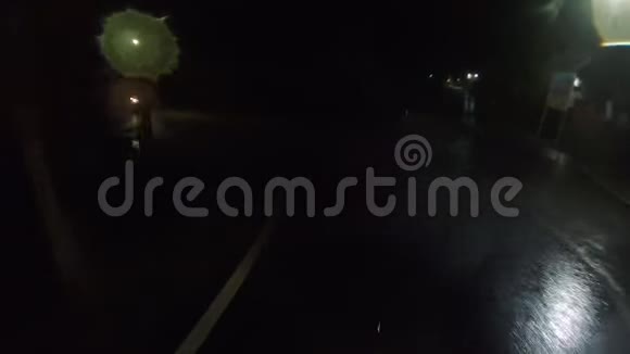 一路旅行泰国的夜路视频的预览图