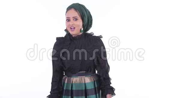 快乐的年轻非洲穆斯林妇女视频的预览图