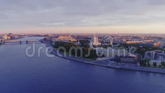 圣彼德堡城市航空河桥景观视频的预览图