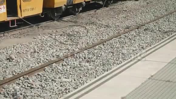 修复铁路轨道专门的列车视频的预览图