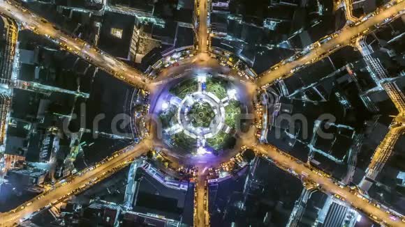 泰国曼谷4路站街交叉口环形交叉路口夜间城市交通超移时间4KUHD水平视频的预览图