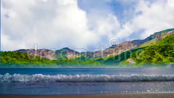 美丽的海滩和大海的自然景观视频的预览图