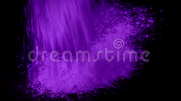 紫色粉末被灌注成桩视频的预览图