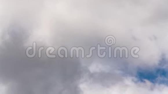 云替罪羊戏剧性的积云飘过天空以改变天气视频的预览图
