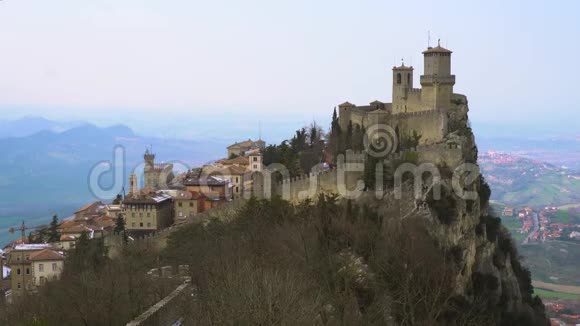 圣马力诺城堡视频的预览图