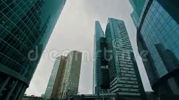 看摩天大楼视频的预览图