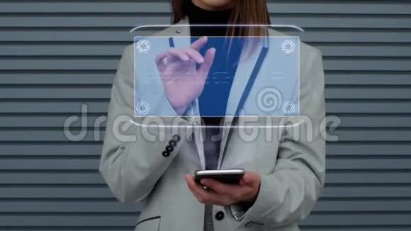 商界女性互动HUD全息图泛滥视频的预览图