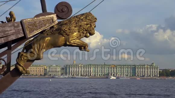 圣彼得堡的赫米蒂奇博物馆和涅瓦河和4k的船视频的预览图
