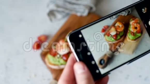 移动手机美食摄影理念视频的预览图