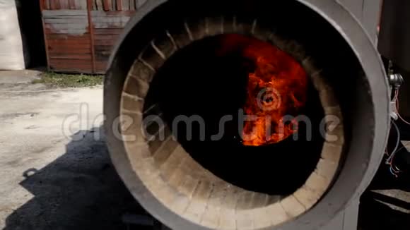固体燃料锅炉着火燃烧视频的预览图