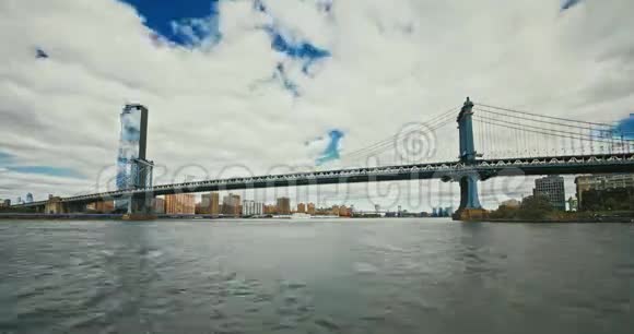 曼哈顿桥日落时曼哈顿与纽约市景观美国4K时差视频的预览图