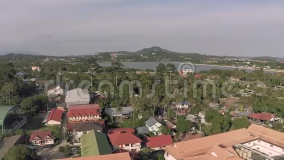 萨梅岛城市生活泰国汽车交通4KDrone航班视频的预览图