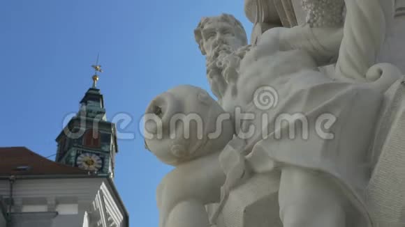 卢布尔雅那罗巴喷泉雕塑视频的预览图