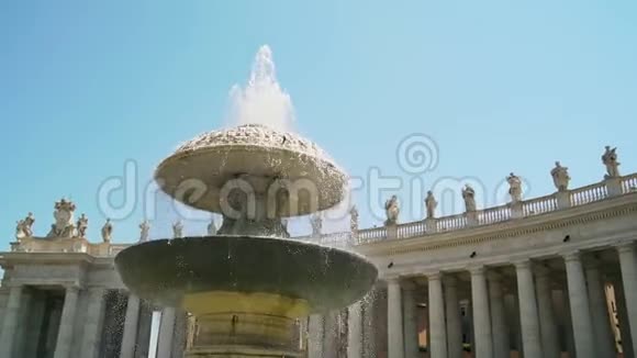 全景圣彼得教堂和喷泉意大利罗马梵蒂冈城视频的预览图
