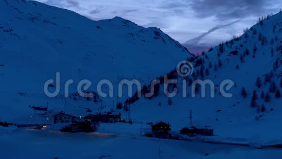 意大利阿尔卑斯山上的日落视频的预览图