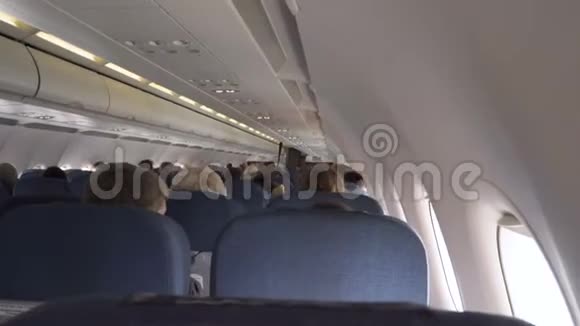 有人坐的内部乘客飞机视频的预览图